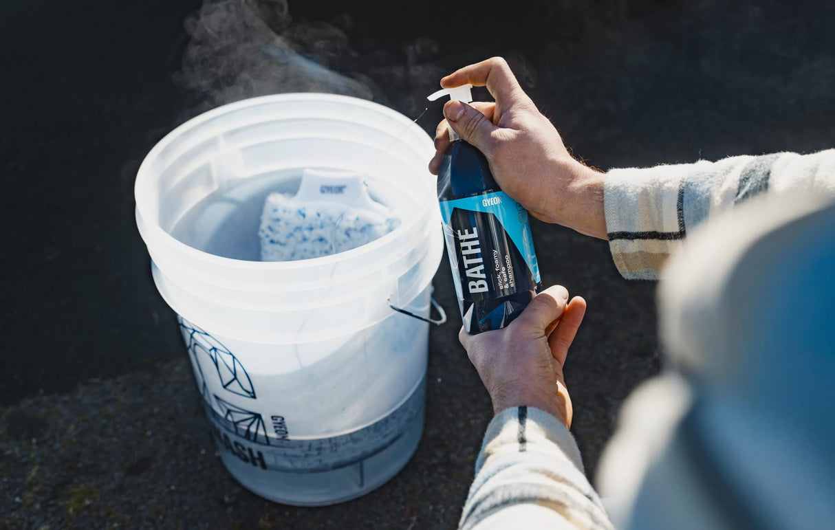 Gyeon Q²M Bathe | pH Neutral Car Wash Shampoo