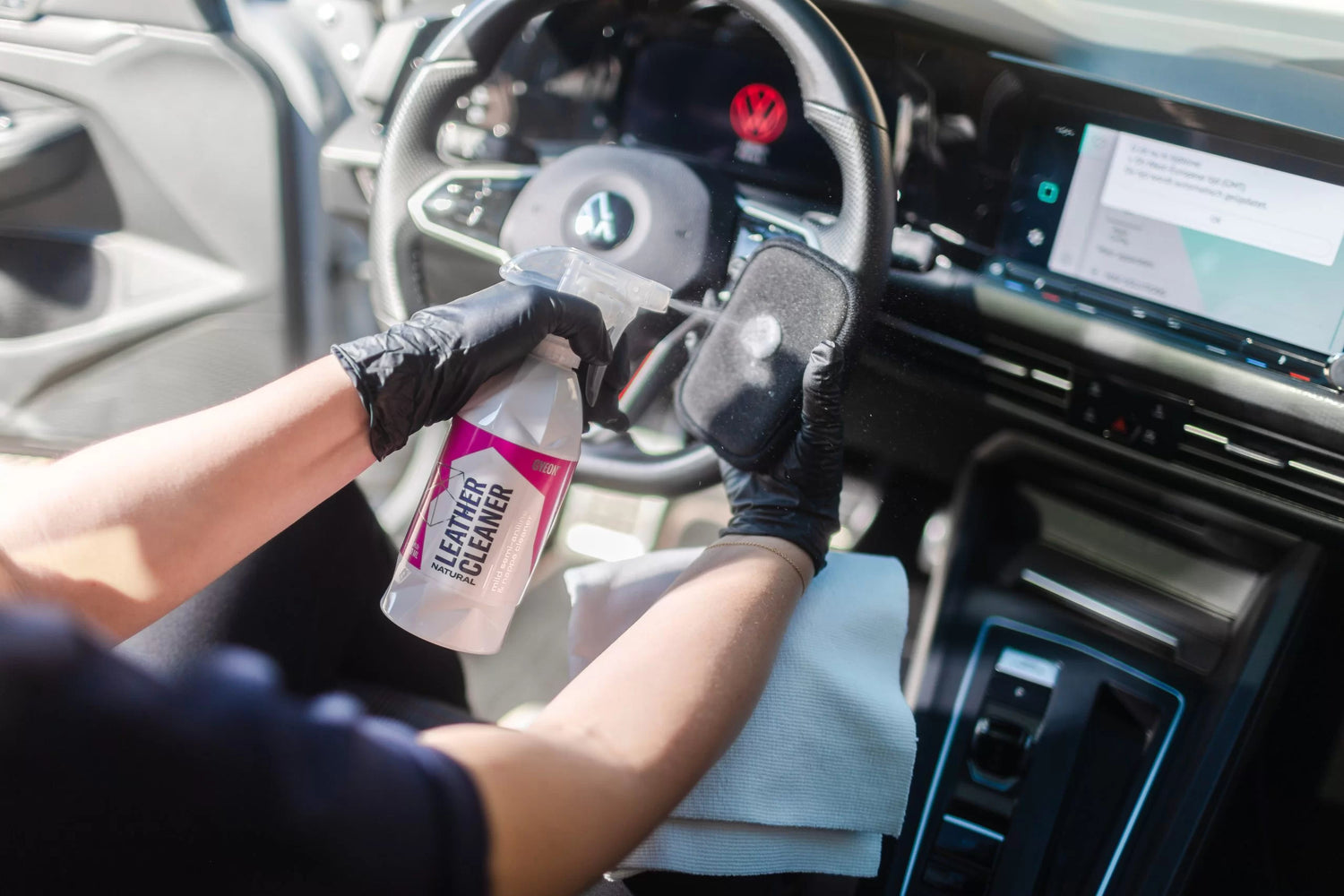 Gyeon Q²M Leather Cleaner Natural | Car Leather Cleaner