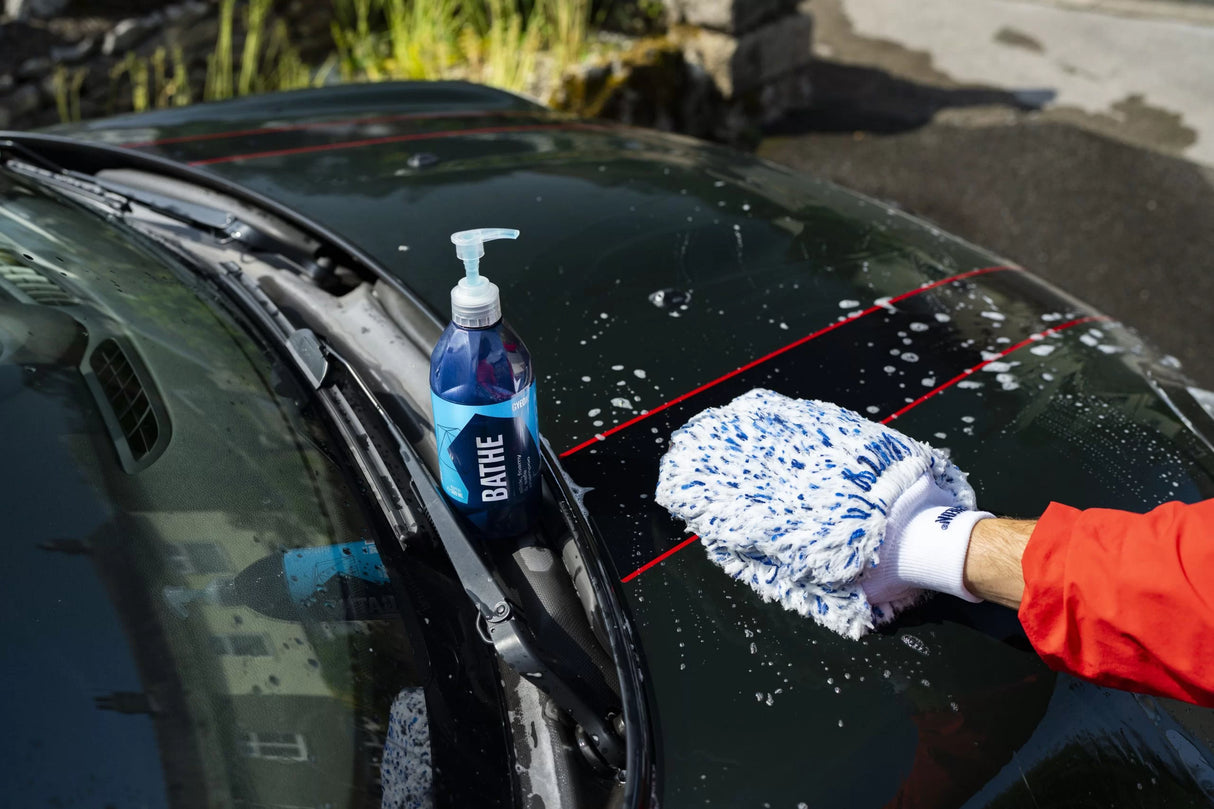 Gyeon Q²M Bathe | pH Neutral Car Wash Shampoo