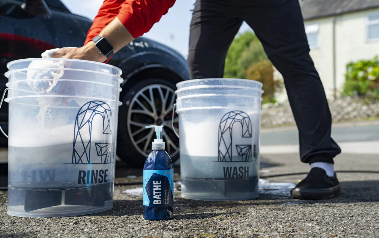 Gyeon Q²M Bathe | pH Neutral Car Wash Shampoo